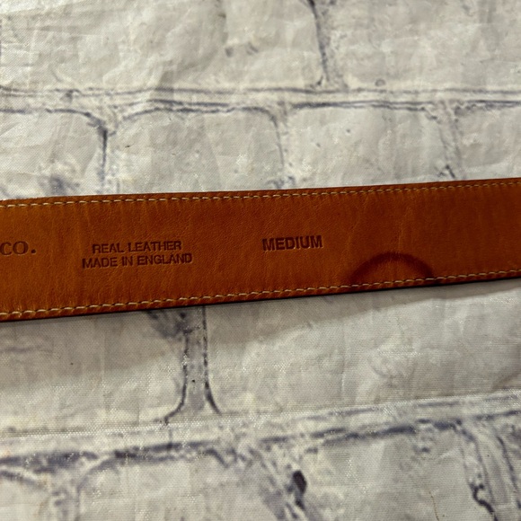 ABERCROMBIE & FITCH CARMEL BROWN LEATHER SILVER TONE DOUBLE PRONG BELT SIZE MED - Picture 7 of 8